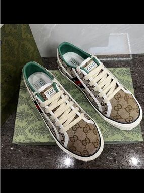 Gucci Beige Brown GG Canvas Low-Top Sneakers with Green Trim